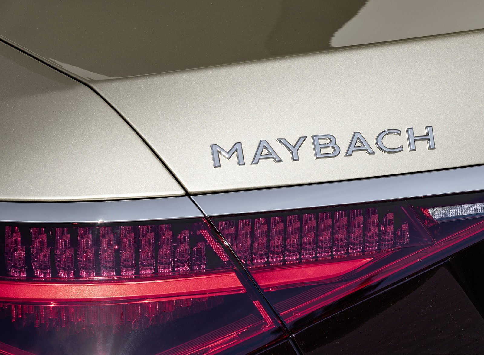 2021 Mercedes-Maybach S-Class (Color: Designo Rubellite Red / Kalahari Gold) Badge Wallpapers #27 of 149