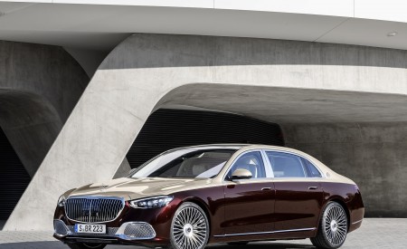 2021 Mercedes-Maybach S-Class (Color: Designo Rubellite Red / Kalahari Gold) Front Three-Quarter Wallpapers 450x275 (14)