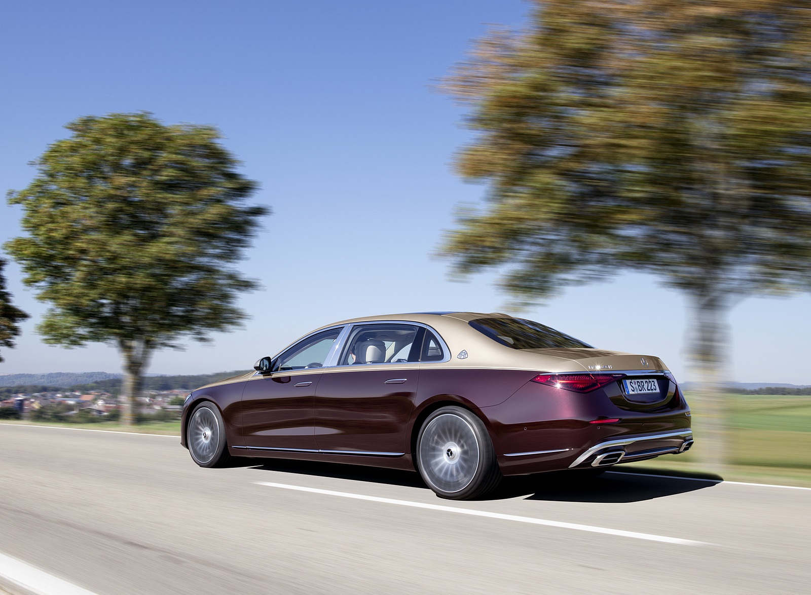 2021 Mercedes-Maybach S-Class (Color: Designo Rubellite Red / Kalahari Gold) Rear Three-Quarter Wallpapers (3)