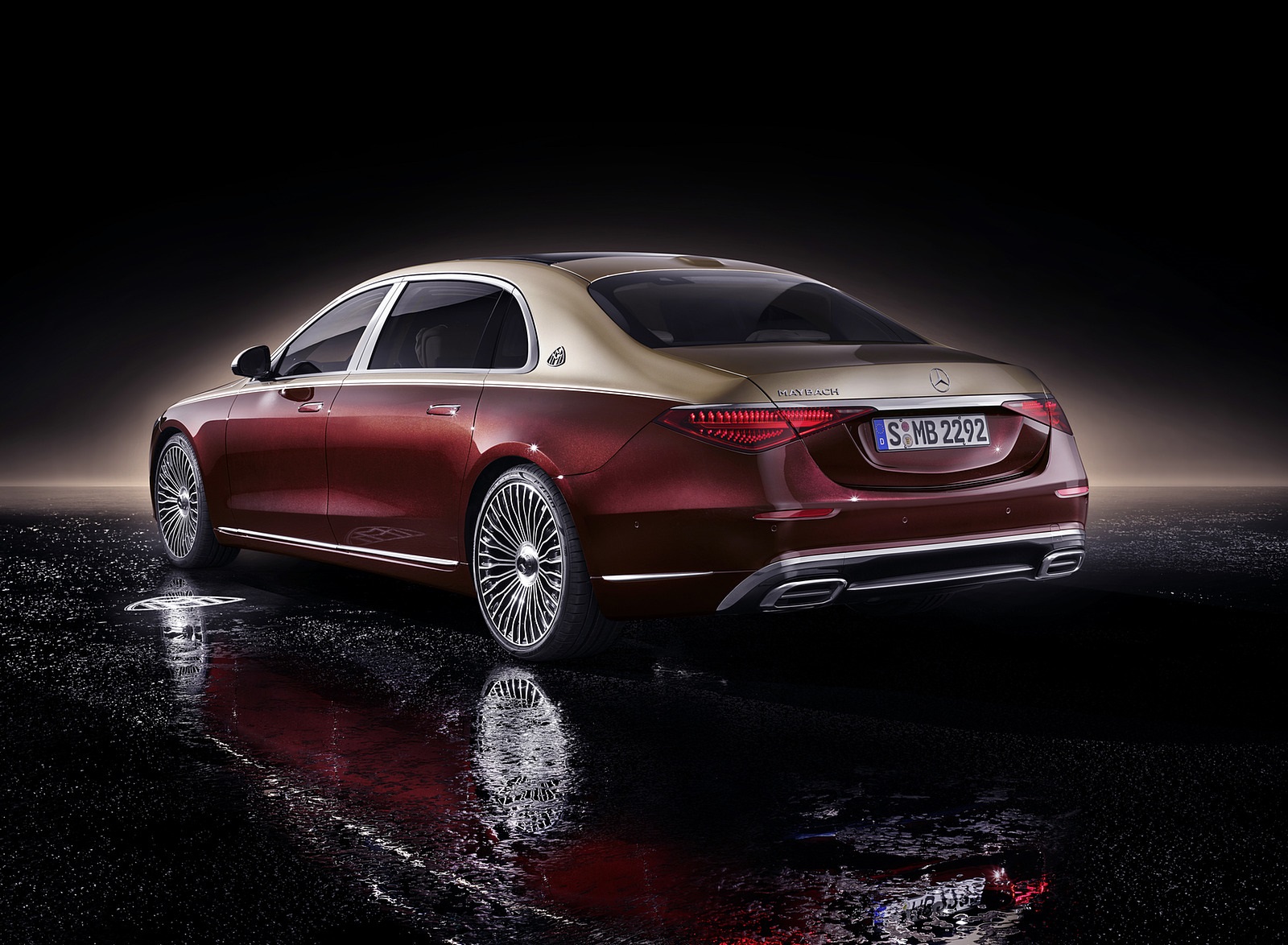 2021 Mercedes-Maybach S-Class (Color: Designo Rubellite Red / Kalahari Gold) Rear Three-Quarter Wallpapers #32 of 149