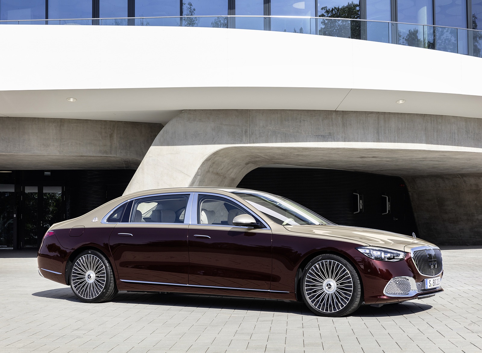 2021 Mercedes-Maybach S-Class (Color: Designo Rubellite Red / Kalahari Gold) Side Wallpapers  #19 of 149