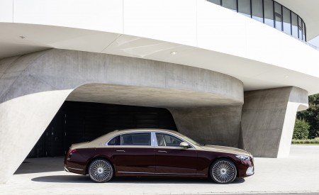 2021 Mercedes-Maybach S-Class (Color: Designo Rubellite Red / Kalahari Gold) Side Wallpapers  450x275 (20)