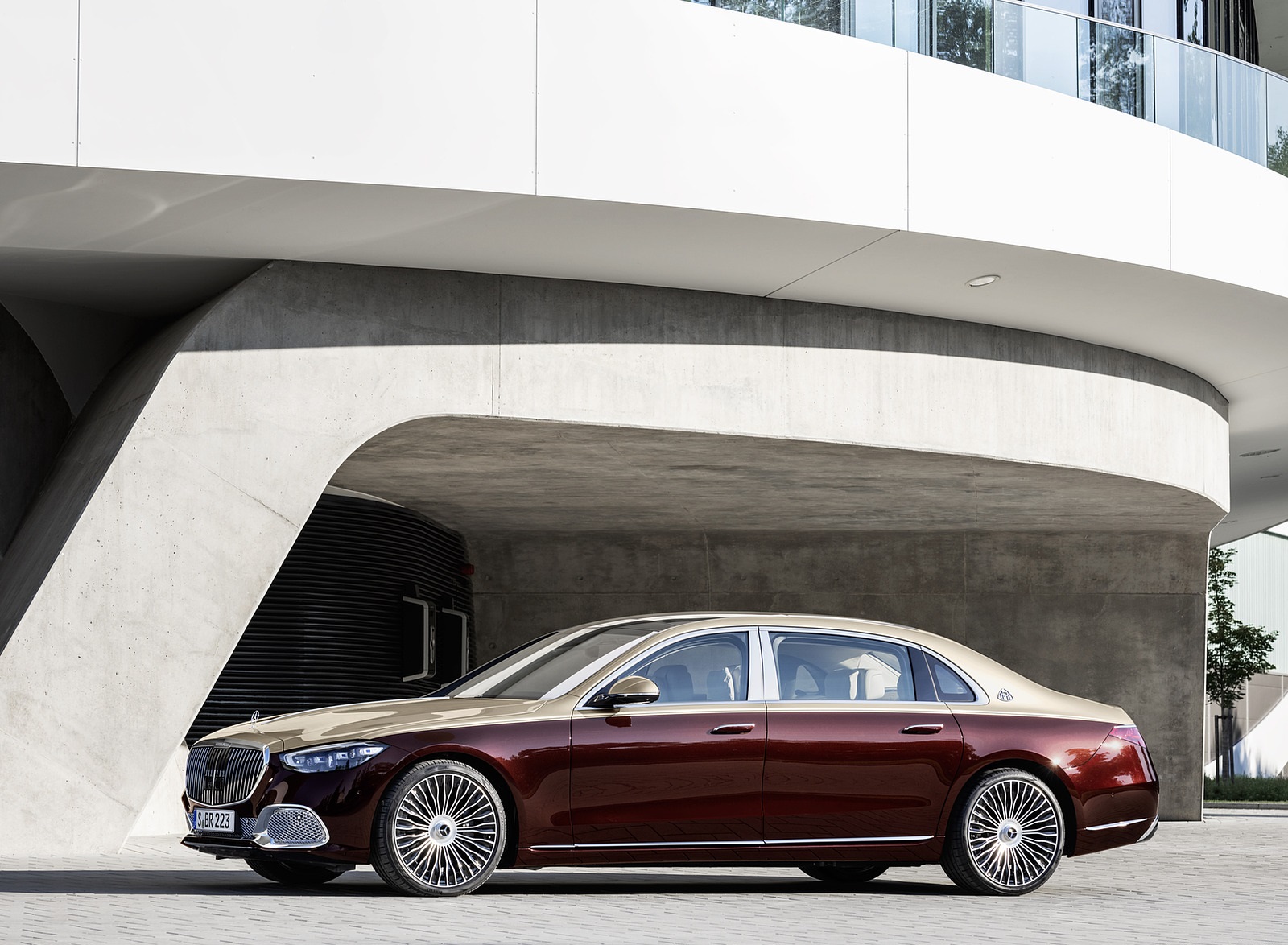 2021 Mercedes-Maybach S-Class (Color: Designo Rubellite Red / Kalahari Gold) Side Wallpapers  #21 of 149
