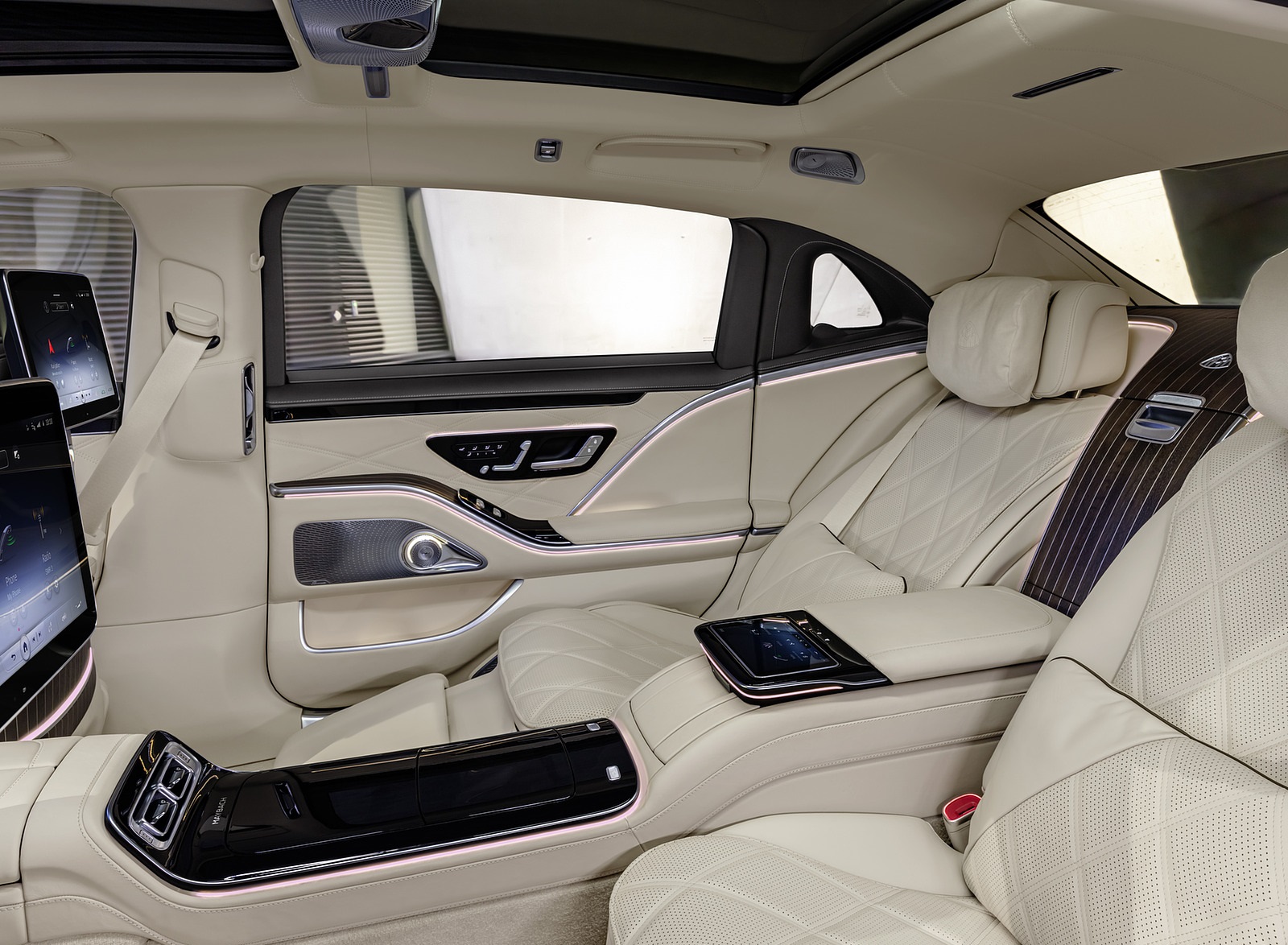 2021 Mercedes-Maybach S-Class (Leather Nappa macchiato beige bronze brown pearl) Interior Rear Seats Wallpapers #70 of 149