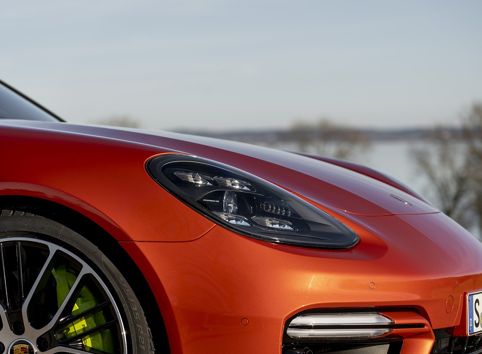 2021 Porsche Panamera 4 E-Hybrid Sport Turismo (Color: Papaya Metallic) Headlight Wallpapers #31 of 49