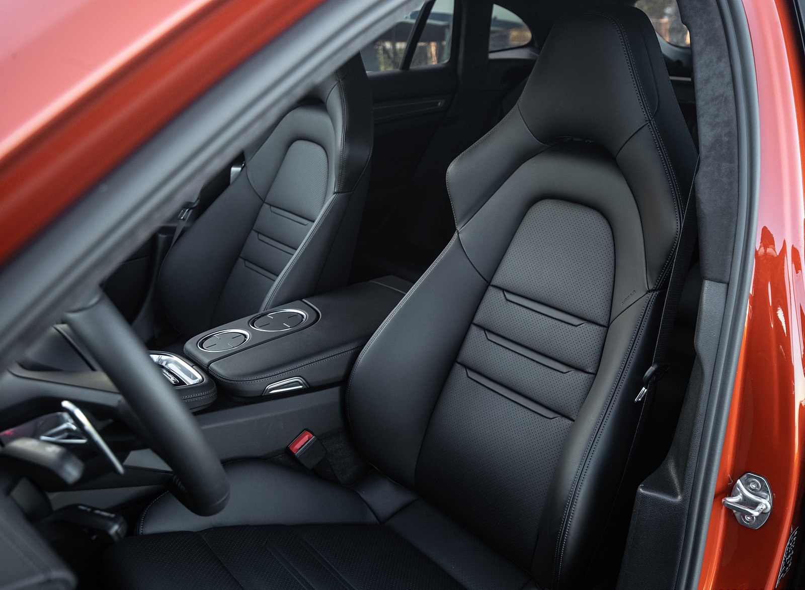 2021 Porsche Panamera 4 E-Hybrid Sport Turismo (Color: Papaya Metallic) Interior Front Seats Wallpapers #47 of 49