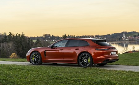 2021 Porsche Panamera 4 E-Hybrid Sport Turismo (Color: Papaya Metallic) Rear Three-Quarter Wallpapers 450x275 (23)