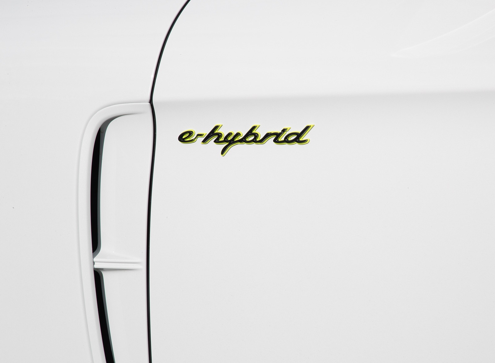 2021 Porsche Panamera Turbo S E-Hybrid (Color: Carrara White Metallic) Badge Wallpapers #43 of 60