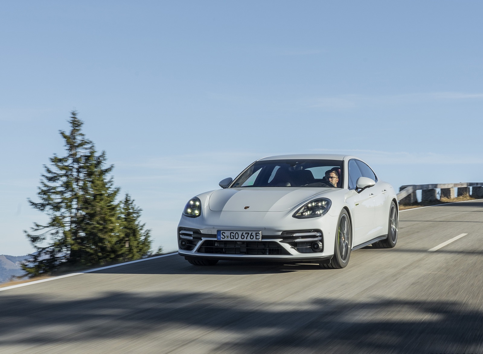 2021 Porsche Panamera Turbo S E-Hybrid (Color: Carrara White Metallic) Front Wallpapers #7 of 60