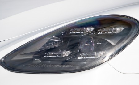2021 Porsche Panamera Turbo S E-Hybrid (Color: Carrara White Metallic) Headlight Wallpapers 450x275 (47)
