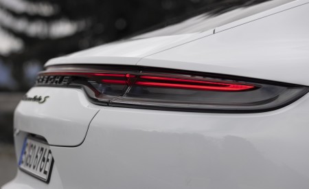 2021 Porsche Panamera Turbo S E-Hybrid (Color: Carrara White Metallic) Tail Light Wallpapers 450x275 (49)