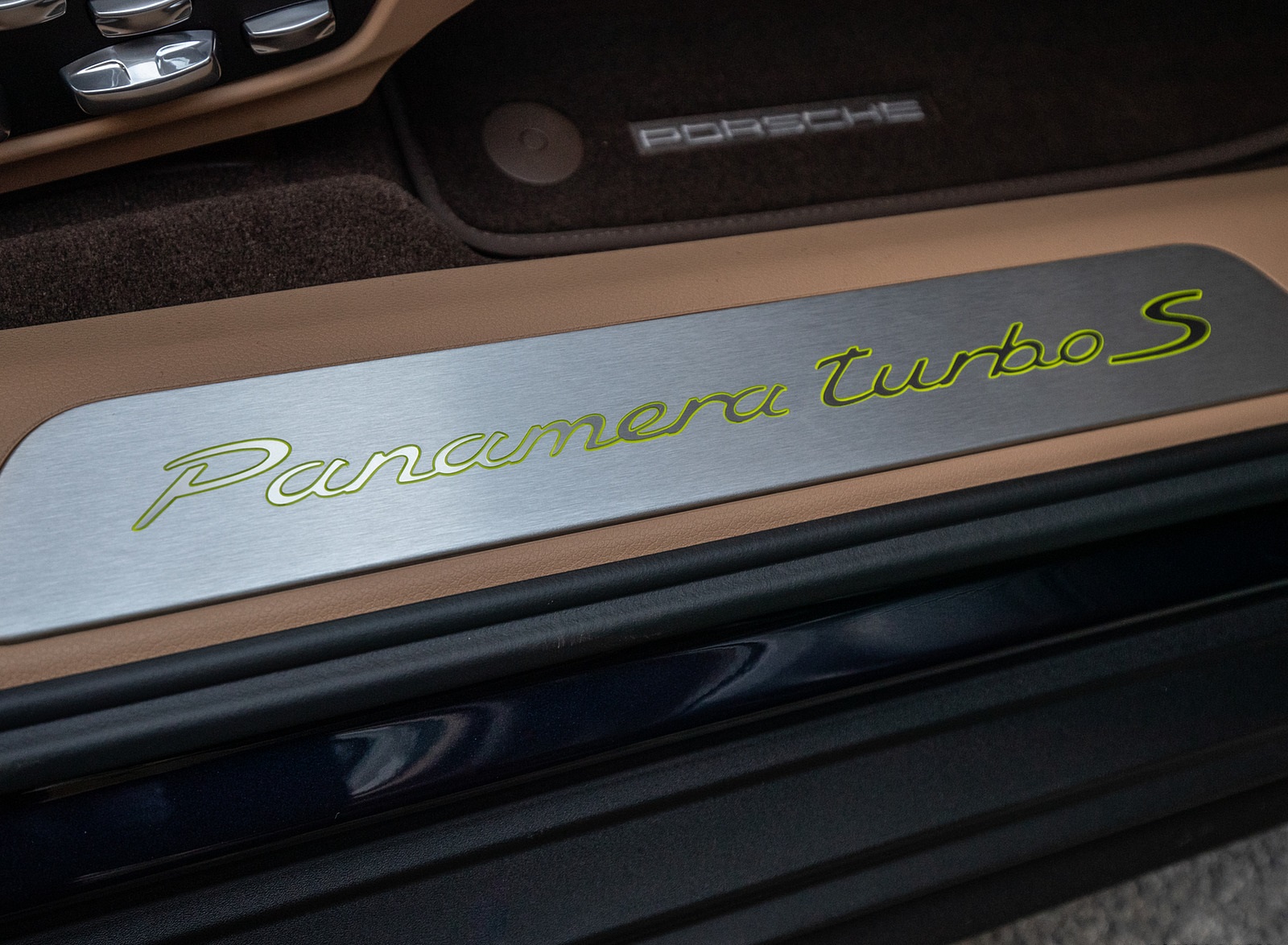 2021 Porsche Panamera Turbo S E-Hybrid Sport Turismo (Color: Night Blue Metallic) Door Sill Wallpapers #32 of 40