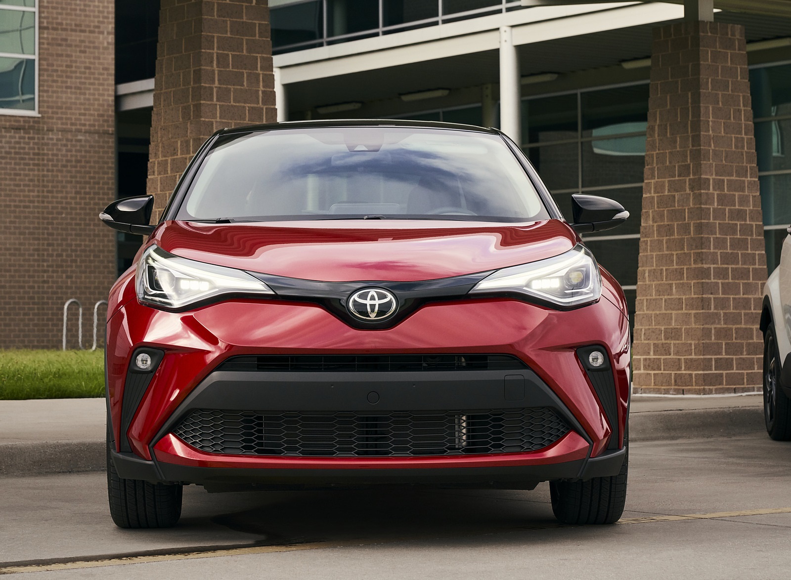 2021 Toyota C-HR (Color: Supersonic Red) Front Wallpapers (6)
