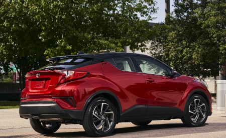 2021 Toyota C-HR (Color: Supersonic Red) Rear Three-Quarter Wallpapers 450x275 (3)