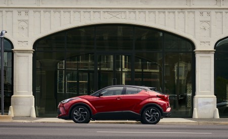 2021 Toyota C-HR (Color: Supersonic Red) Side Wallpapers 450x275 (8)