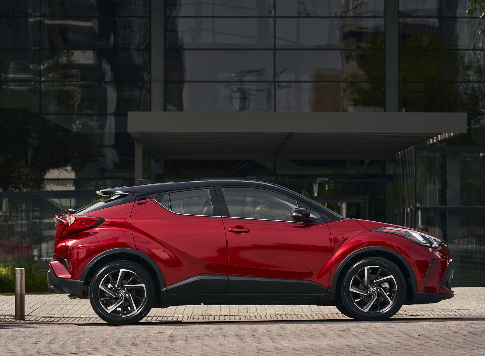 2021 Toyota C-HR (Color: Supersonic Red) Side Wallpapers (4)