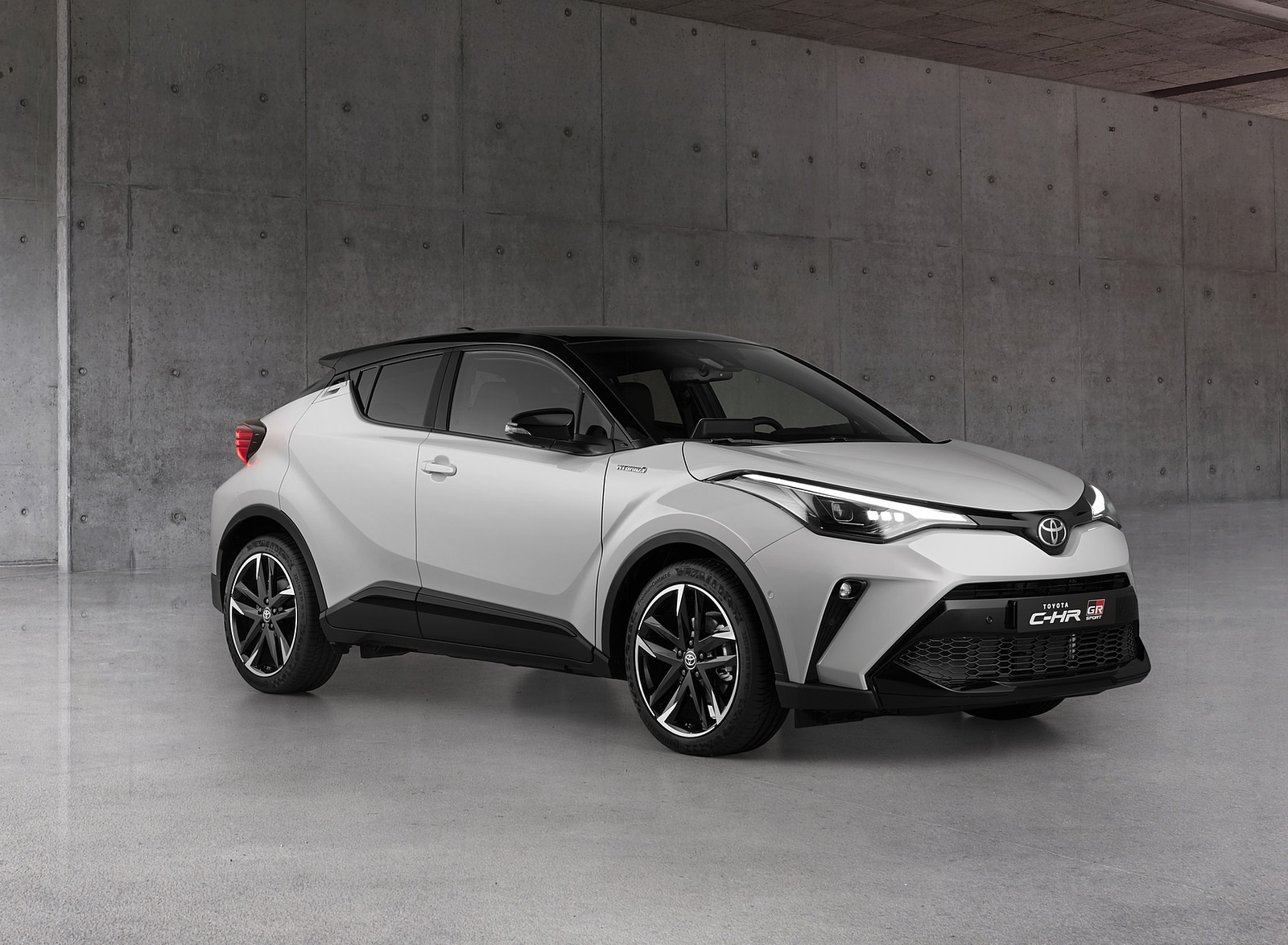 2021 Toyota C-HR GR SPORT Front Three-Quarter Wallpapers (2)