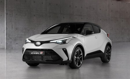 2021 Toyota C-HR GR SPORT Front Three-Quarter Wallpapers 450x275 (1)