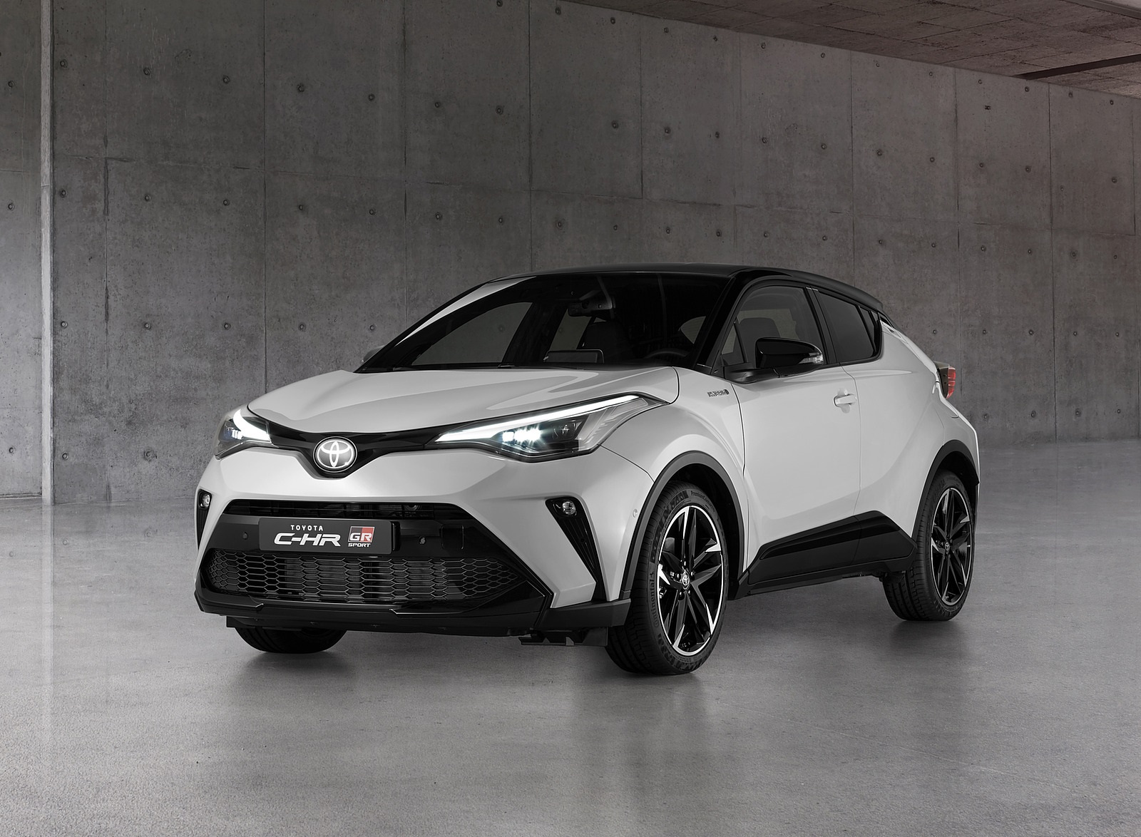 2021 Toyota C-HR GR SPORT Front Three-Quarter Wallpapers #1 of 26