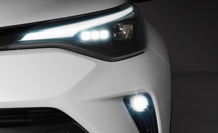 2021 Toyota C-HR GR SPORT Headlight Wallpapers 450x275 (12)