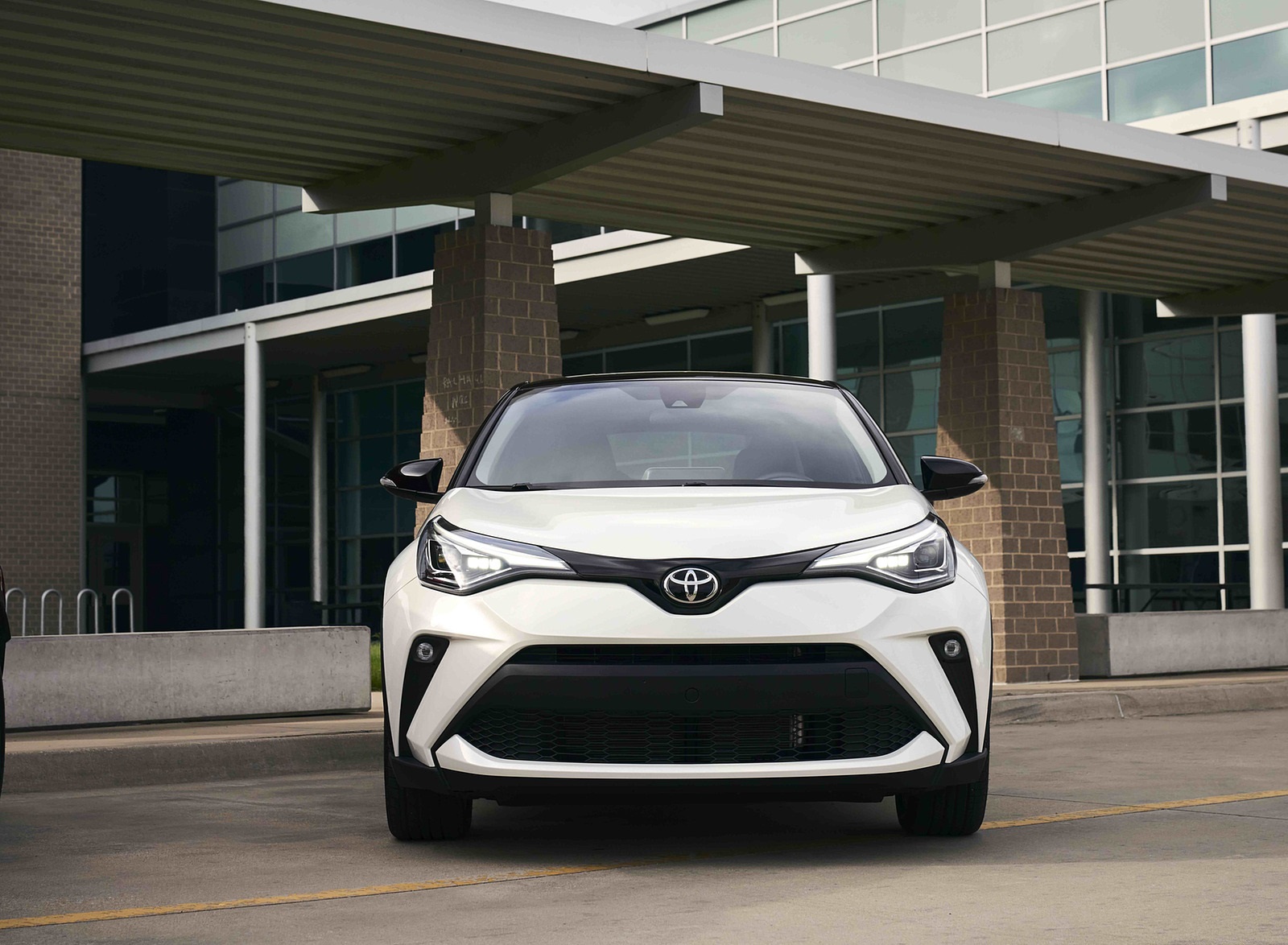2021 Toyota C-HR Limited (Color: Blizzard White) Front Wallpapers #20 of 29