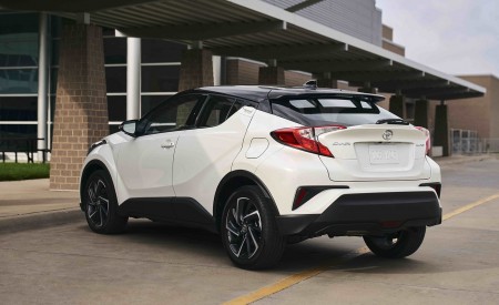 2021 Toyota C-HR Limited (Color: Blizzard White) Rear Three-Quarter Wallpapers 450x275 (21)
