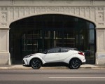 2021 Toyota C-HR Limited (Color: Blizzard White) Side Wallpapers 150x120 (23)