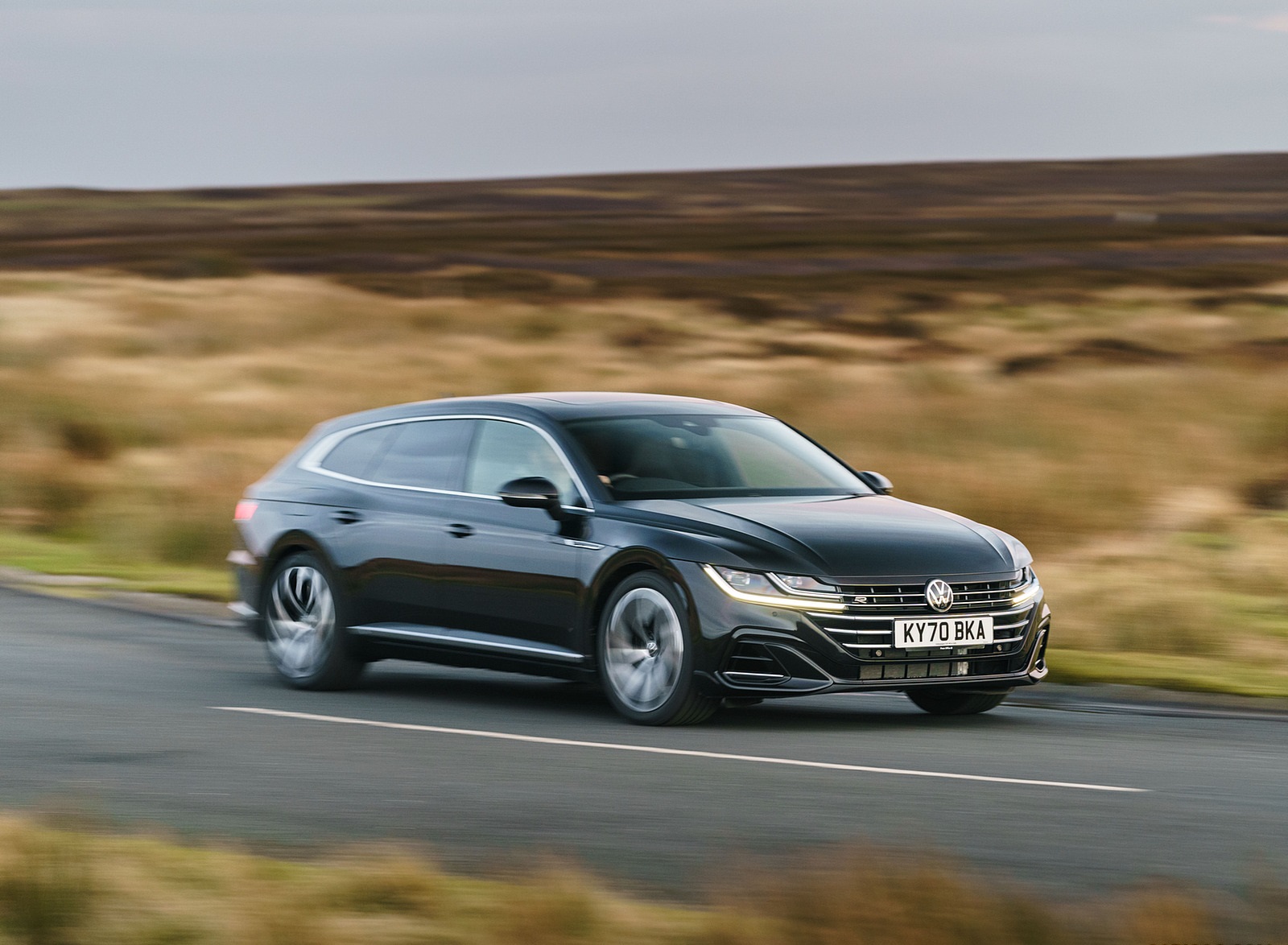 2021 Volkswagen Arteon Shooting Brake (UK-Spec) Front Three-Quarter Wallpapers #5 of 109