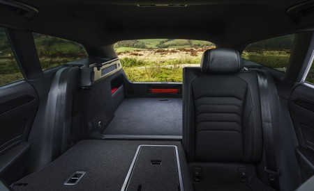 2021 Volkswagen Arteon Shooting Brake (UK-Spec) Interior Rear Seats Wallpapers 450x275 (99)