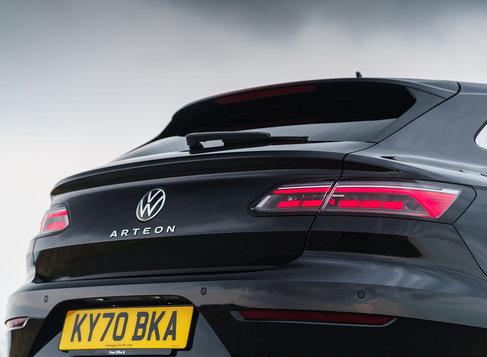 2021 Volkswagen Arteon Shooting Brake (UK-Spec) Tail Light Wallpapers #53 of 109