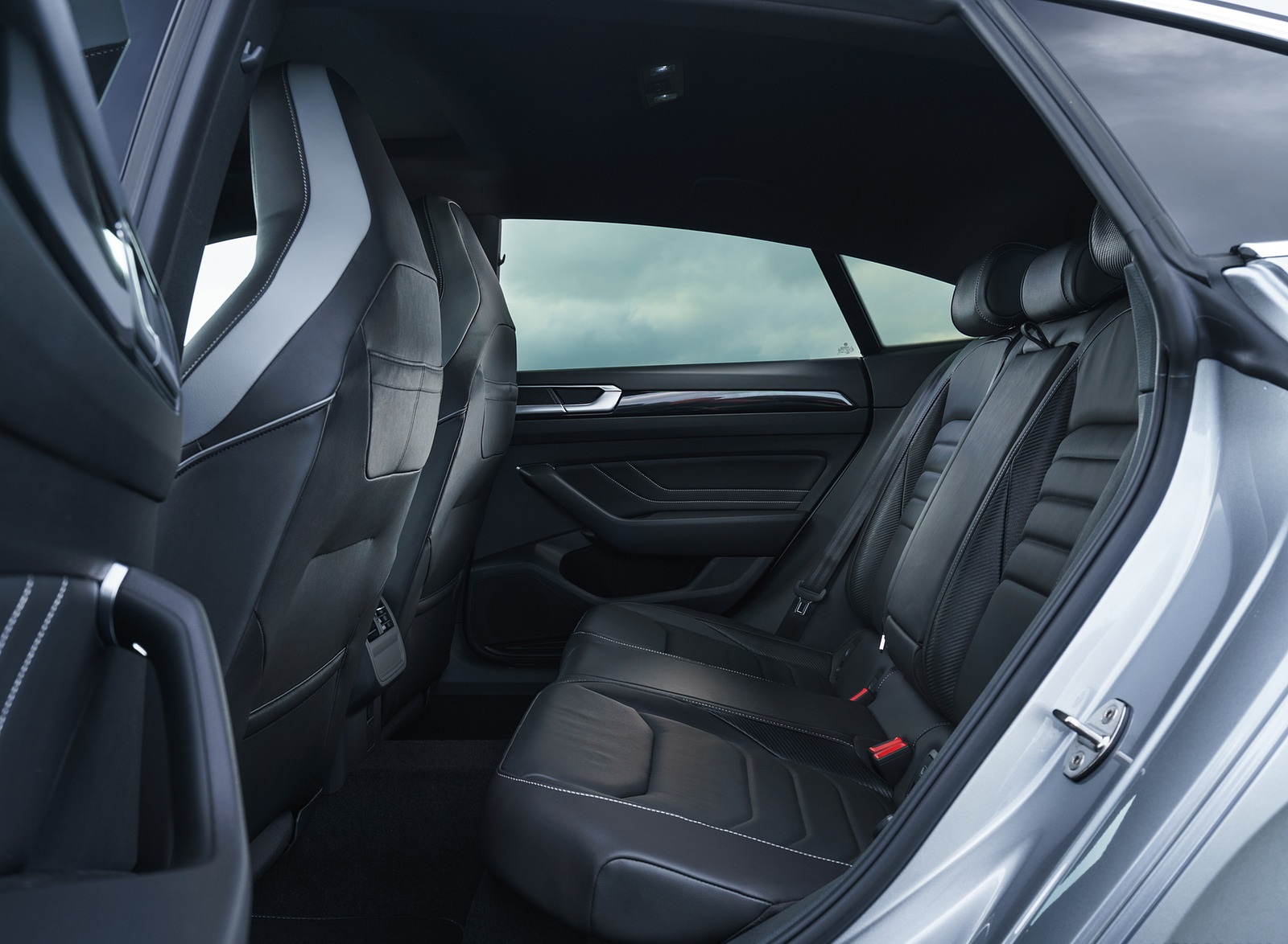 2021 Volkswagen Arteon (UK-Spec) Interior Rear Seats Wallpapers #66 of 69