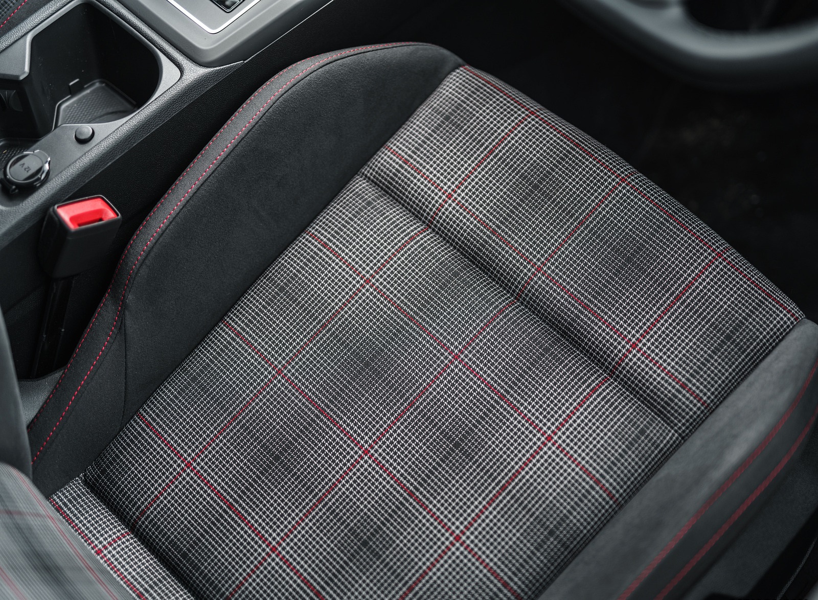 2021 Volkswagen Golf GTI (UK-Spec) Interior Front Seats Wallpapers #89 of 95