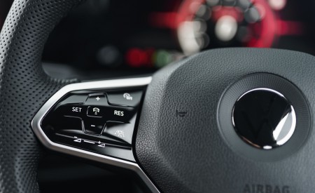 2021 Volkswagen Golf GTI (UK-Spec) Interior Steering Wheel Wallpapers 450x275 (65)