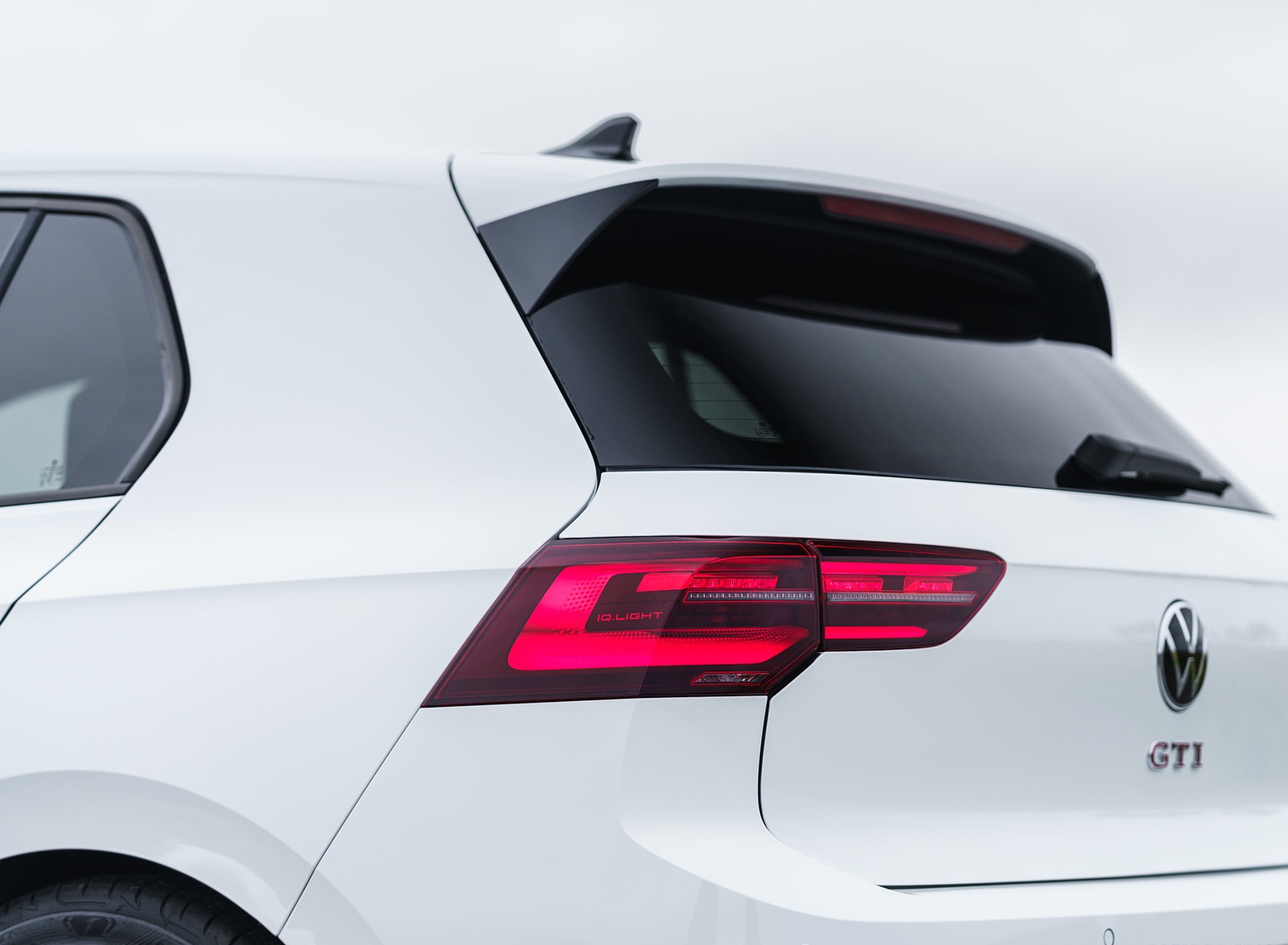 2021 Volkswagen Golf GTI (UK-Spec) Tail Light Wallpapers #55 of 95