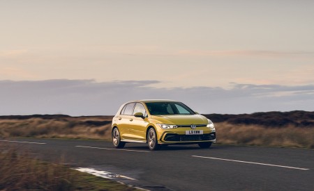 2021 Volkswagen Golf R-Line (UK-Spec) Front Three-Quarter Wallpapers  450x275 (14)