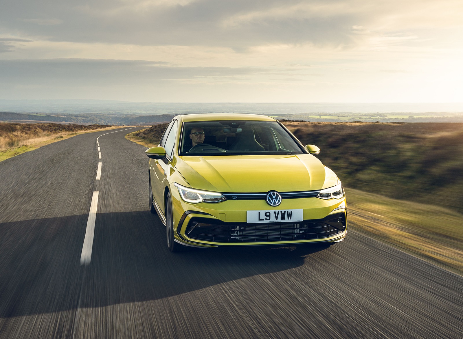 2021 Volkswagen Golf R-Line (UK-Spec) Front Wallpapers (1)