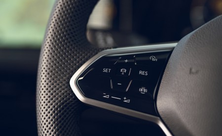2021 Volkswagen Golf R-Line (UK-Spec) Interior Steering Wheel Wallpapers 450x275 (68)