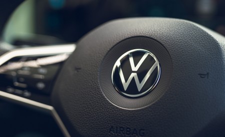 2021 Volkswagen Golf R-Line (UK-Spec) Interior Steering Wheel Wallpapers 450x275 (69)