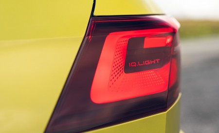 2021 Volkswagen Golf R-Line (UK-Spec) Tail Light Wallpapers 450x275 (58)