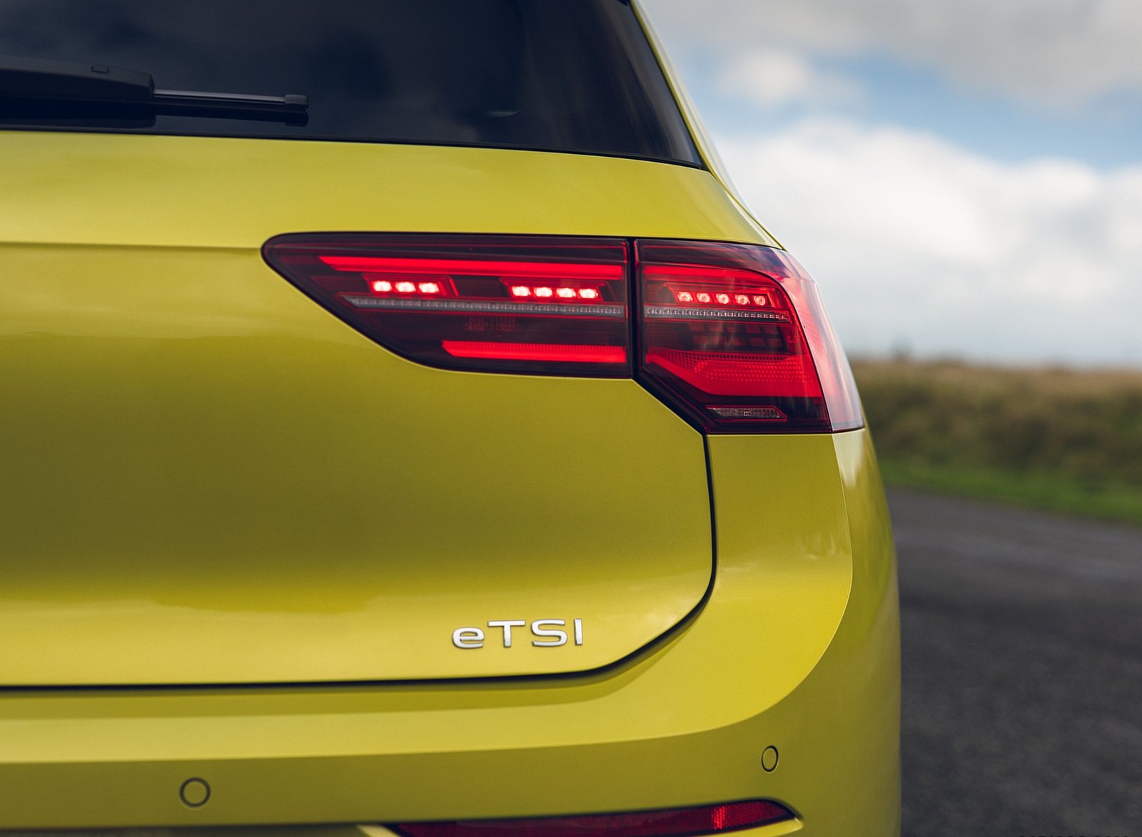 2021 Volkswagen Golf R-Line (UK-Spec) Tail Light Wallpapers #59 of 80