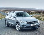 2021 Volkswagen Tiguan Life (UK-Spec) Front Three-Quarter Wallpapers 150x120