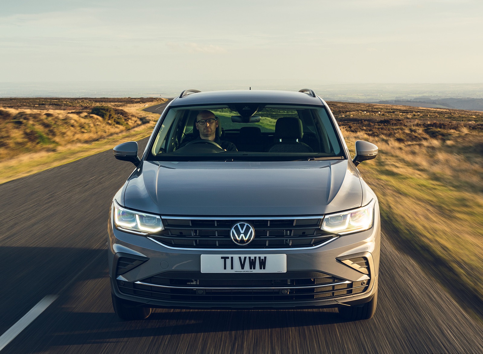 2021 Volkswagen Tiguan Life (UK-Spec) Front Wallpapers #3 of 84