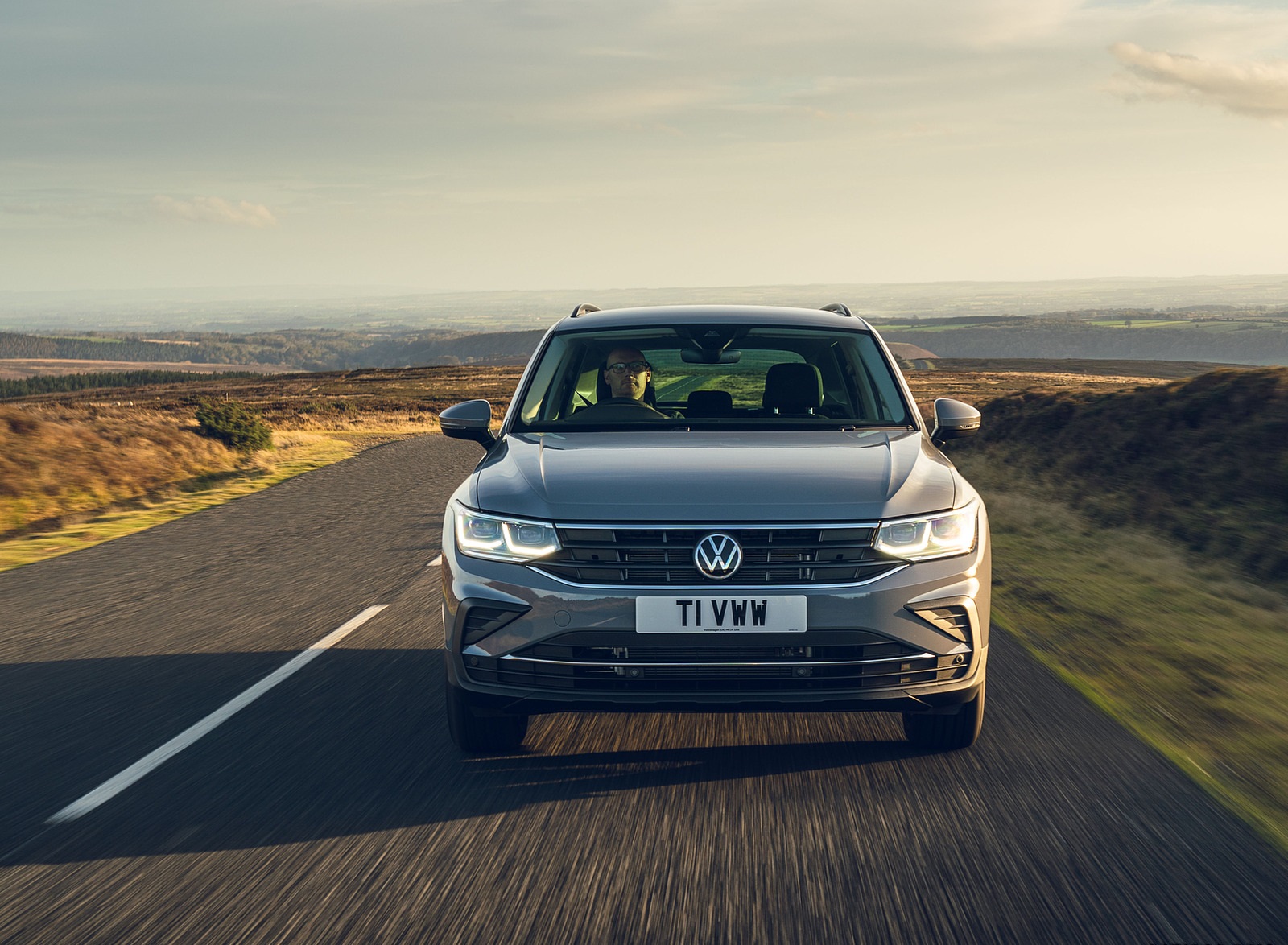 2021 Volkswagen Tiguan Life (UK-Spec) Front Wallpapers (9)