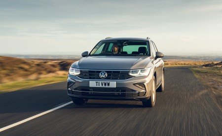 2021 Volkswagen Tiguan Life (UK-Spec) Front Wallpapers  450x275 (10)
