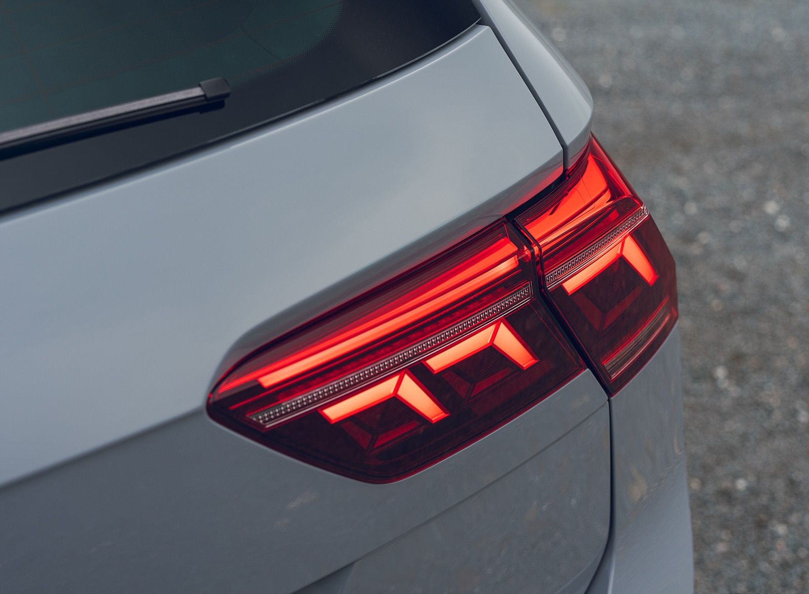 2021 Volkswagen Tiguan Life (UK-Spec) Tail Light Wallpapers  #47 of 84