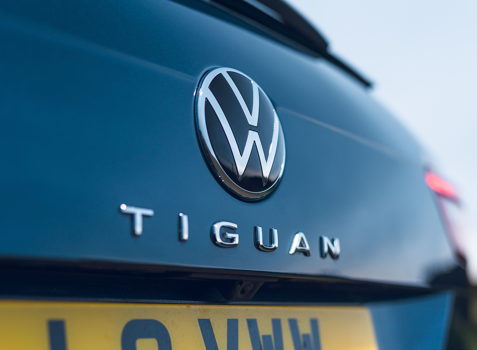 2021 Volkswagen Tiguan R-Line (UK-Spec) Badge Wallpapers #66 of 112