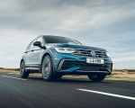 2021 Volkswagen Tiguan R-Line (UK-Spec) Front Three-Quarter Wallpapers 150x120