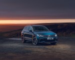 2021 Volkswagen Tiguan R-Line (UK-Spec) Front Three-Quarter Wallpapers 150x120