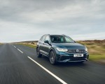 2021 Volkswagen Tiguan R-Line (UK-Spec) Front Three-Quarter Wallpapers 150x120