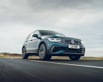 2021 Volkswagen Tiguan R-Line (UK-Spec) Front Three-Quarter Wallpapers 150x120 (14)